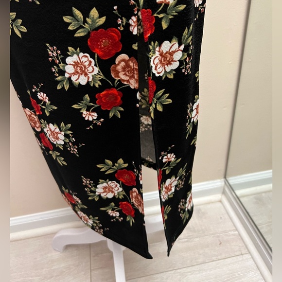 EUC SHEIN Midi Dress- Black w/ Red floral,  stretch,square neck,front slit Large - Picture 4 of 8